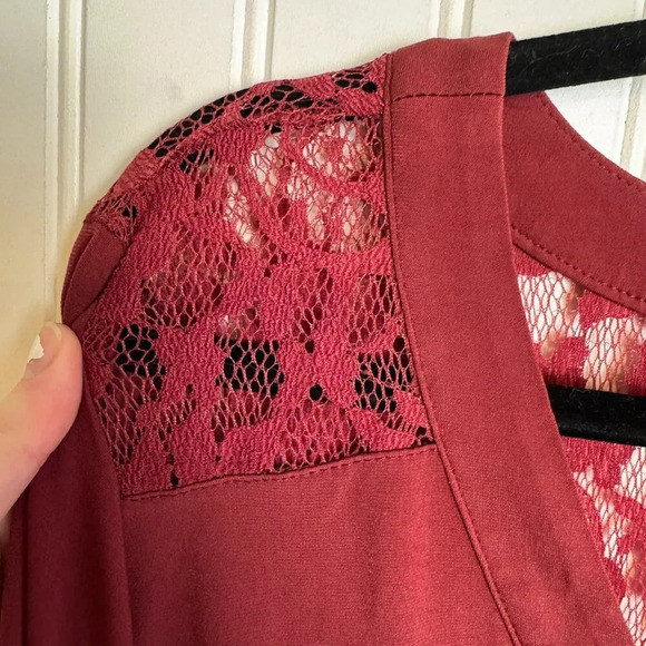 Torrid red lace back 3/4 sleeve blouse size 3X E10 - Picture 4 of 6